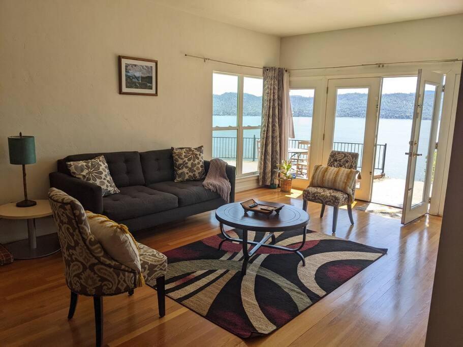 A Lake, A Mountain And The House With The Red Door Clearlake Exterior foto