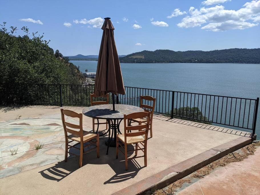 A Lake, A Mountain And The House With The Red Door Clearlake Exterior foto