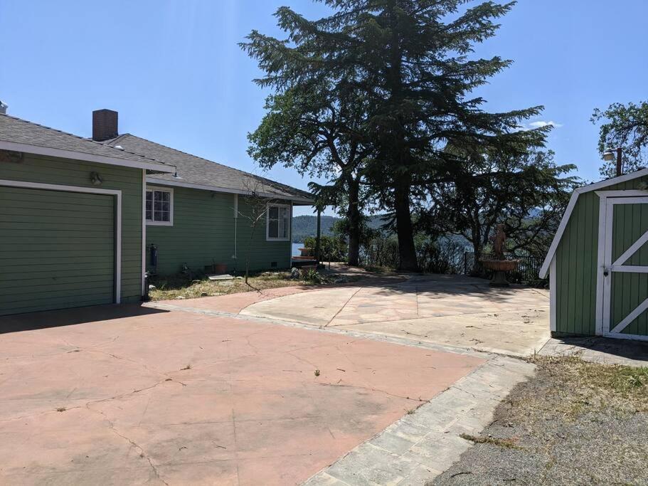 A Lake, A Mountain And The House With The Red Door Clearlake Exterior foto